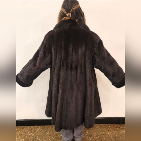 Vintage Ranch Mink Fur swing style coat. Fits size xs-med. Perfect condition - Picture 9 of 12